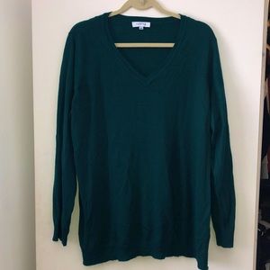 V-neck light sweater